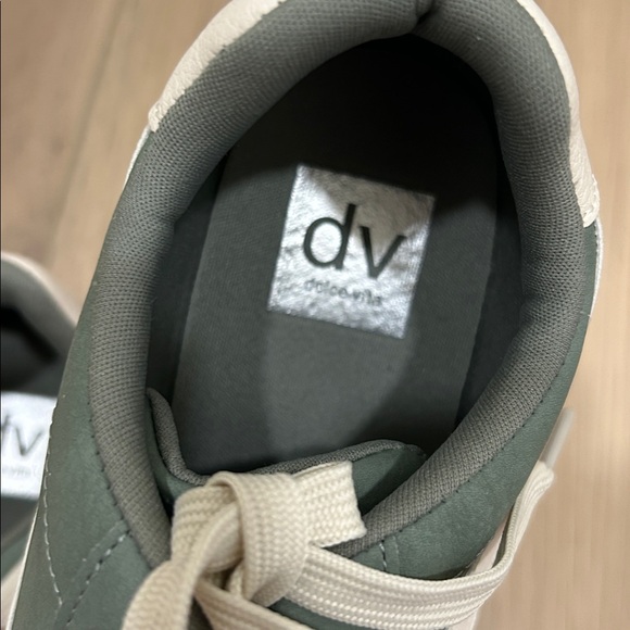 NWOT Dolce Vita Sage & Green Sneakers - Picture 6 of 8